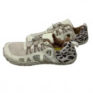 Women's Sneakers with Leopard Print Size 9 Barefoot Type